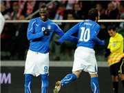 Bóng đá anh, ngoại hạng anh, lịch thi đấu euro 2012, Balotelli “con” hát, Balotelli “bố”...  khen hay